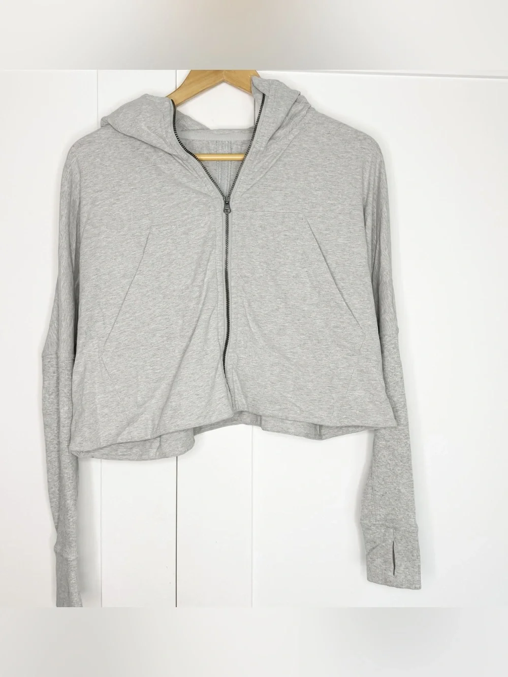 Lululemon Seva Jacket 8 Medium Heathered Gray full zip cropped athleisure pocket